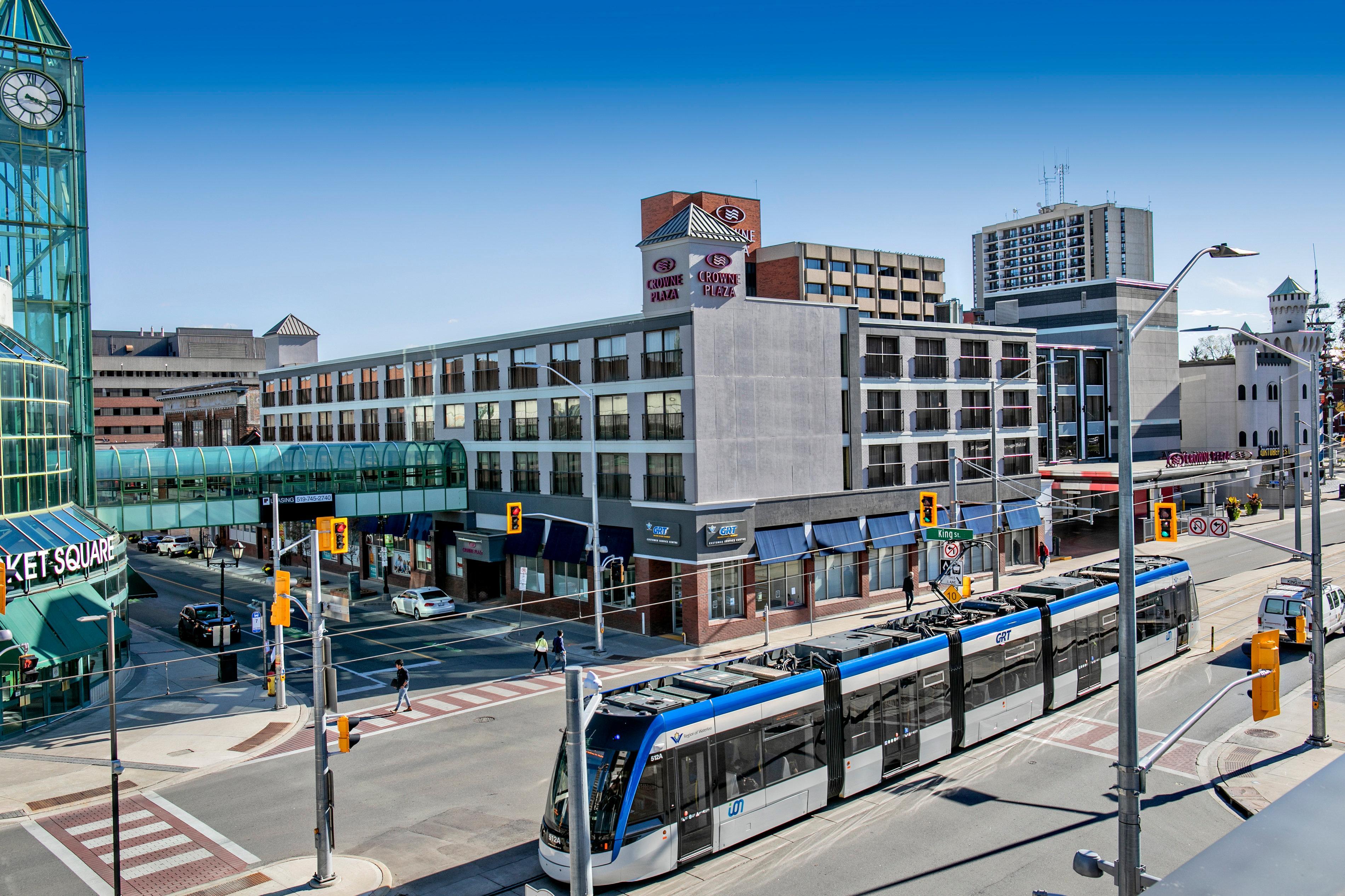 Hotel Crowne Plaza Kitchener-Waterloo By Ihg Exterior foto