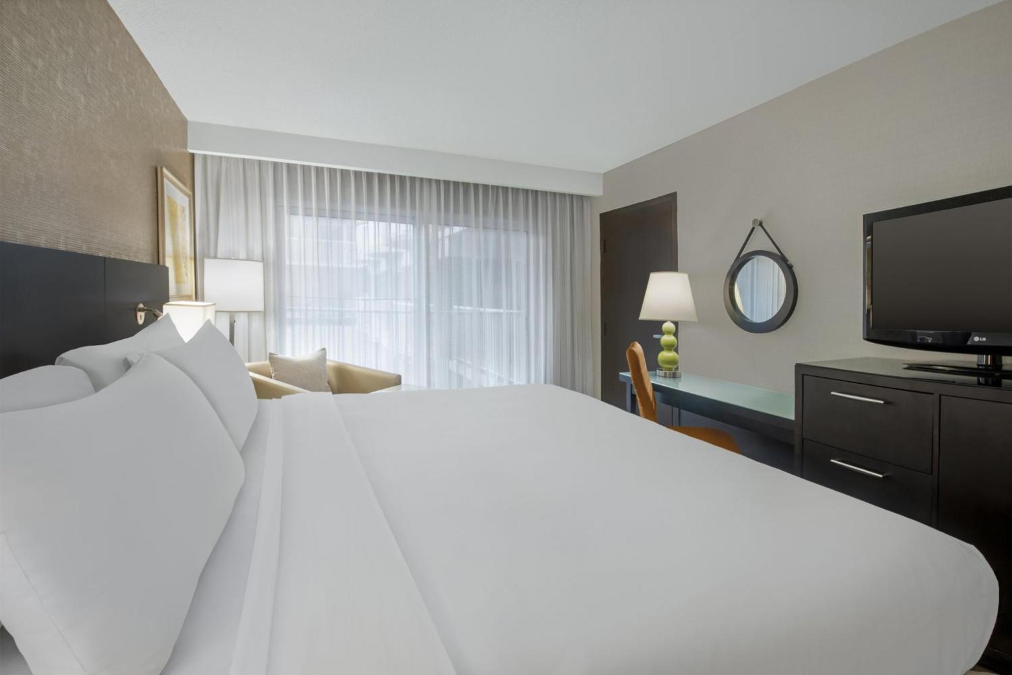 Hotel Crowne Plaza Kitchener-Waterloo By Ihg Exterior foto